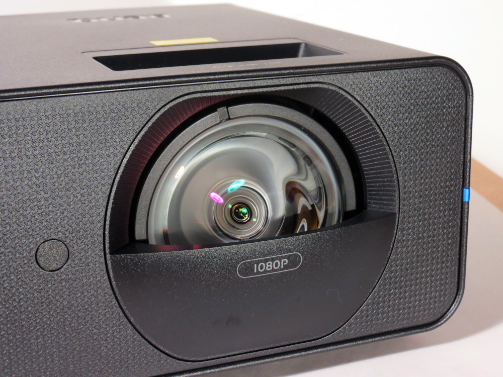BenQ LH860ST mit Weitwinkelobjektiv